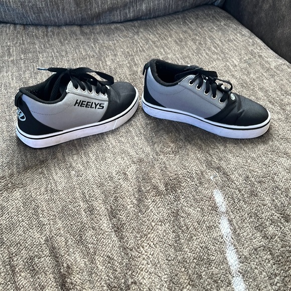 Heelys Other - Heelys youth size 3 shoes!